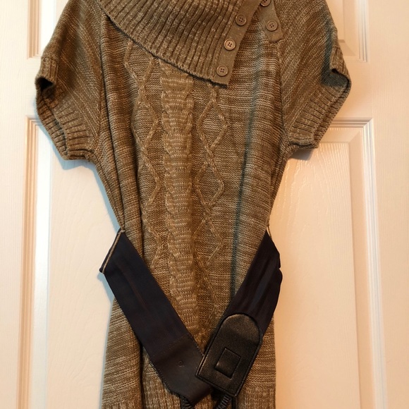 Tops - Picture 4 of 8